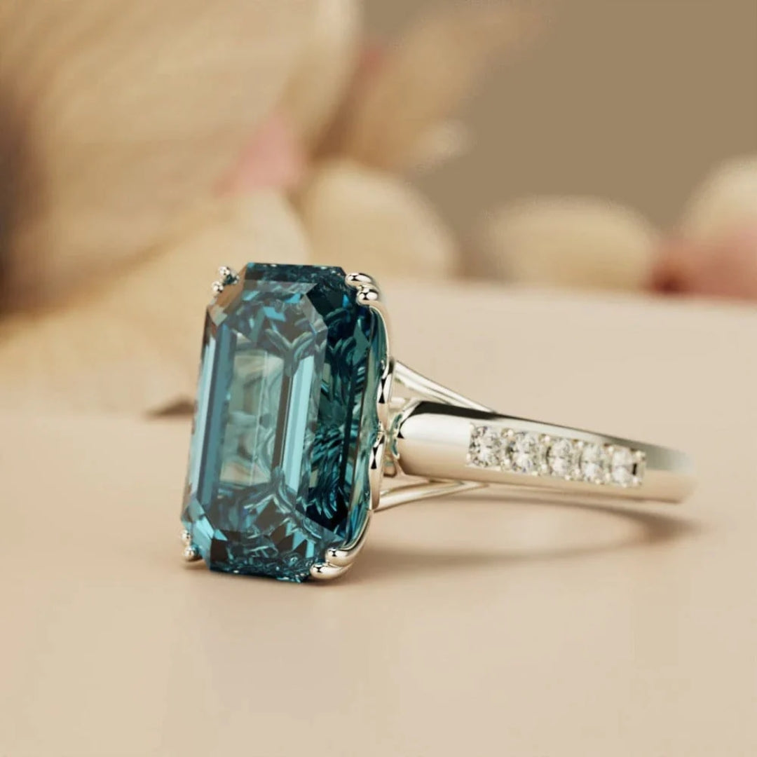 Bague en cristal bleu vintage