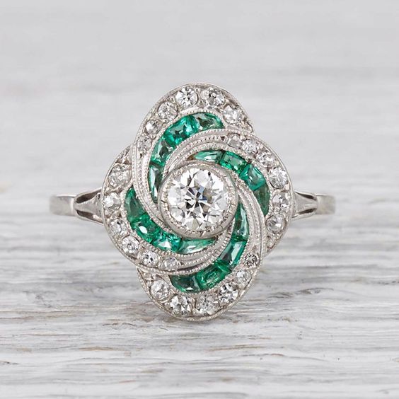 Bague Mandala en cristal vert vintage