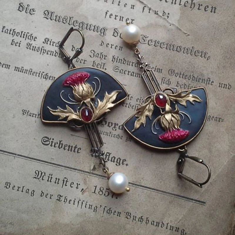 Boucles d'oreilles boho avec perles rouges et cristal