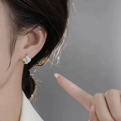 Boucles d'oreilles en Moissanite Trèfle | Or Blanc