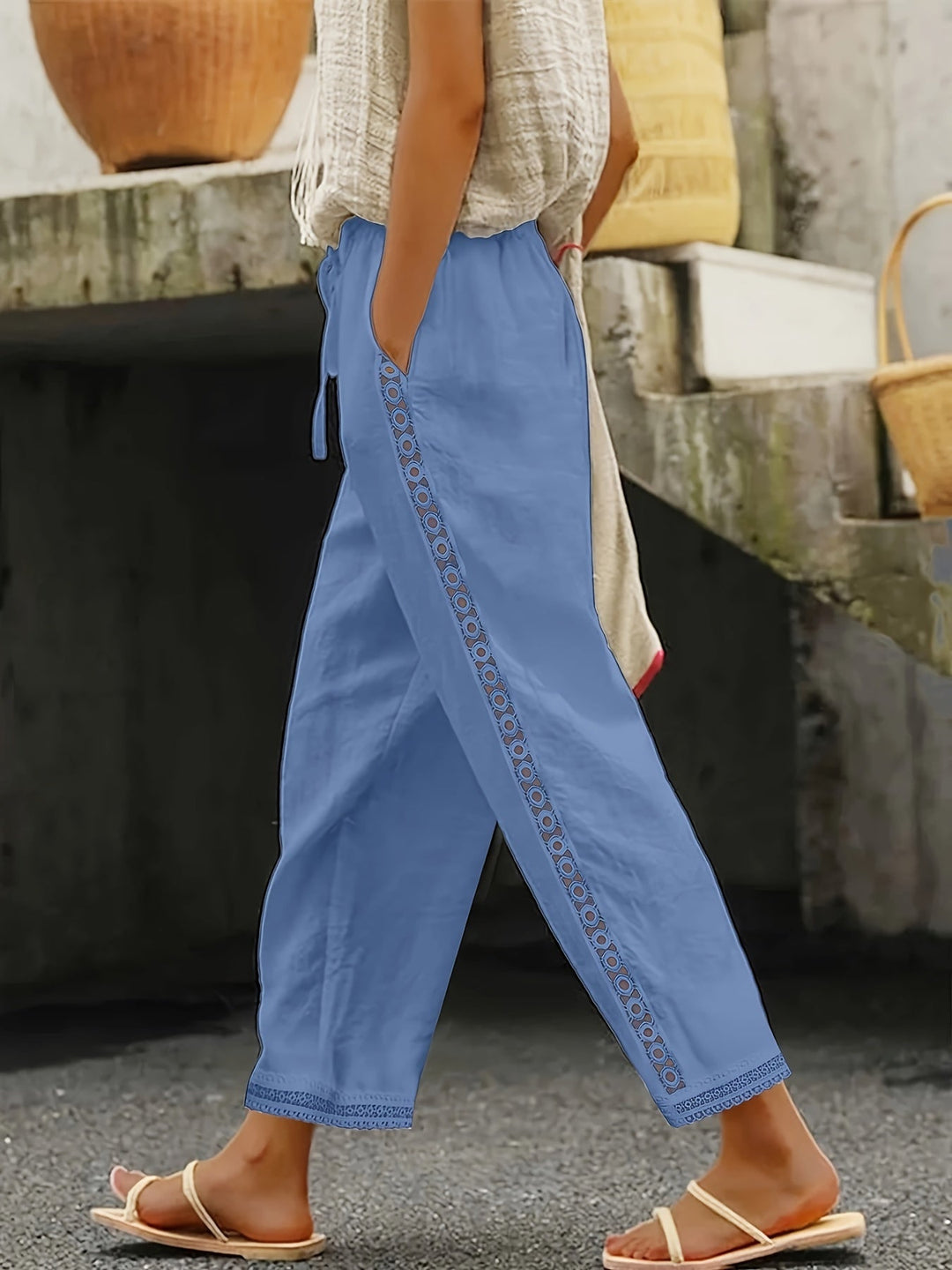 Ava - Pantalon droit avec poches en biais en dentelle