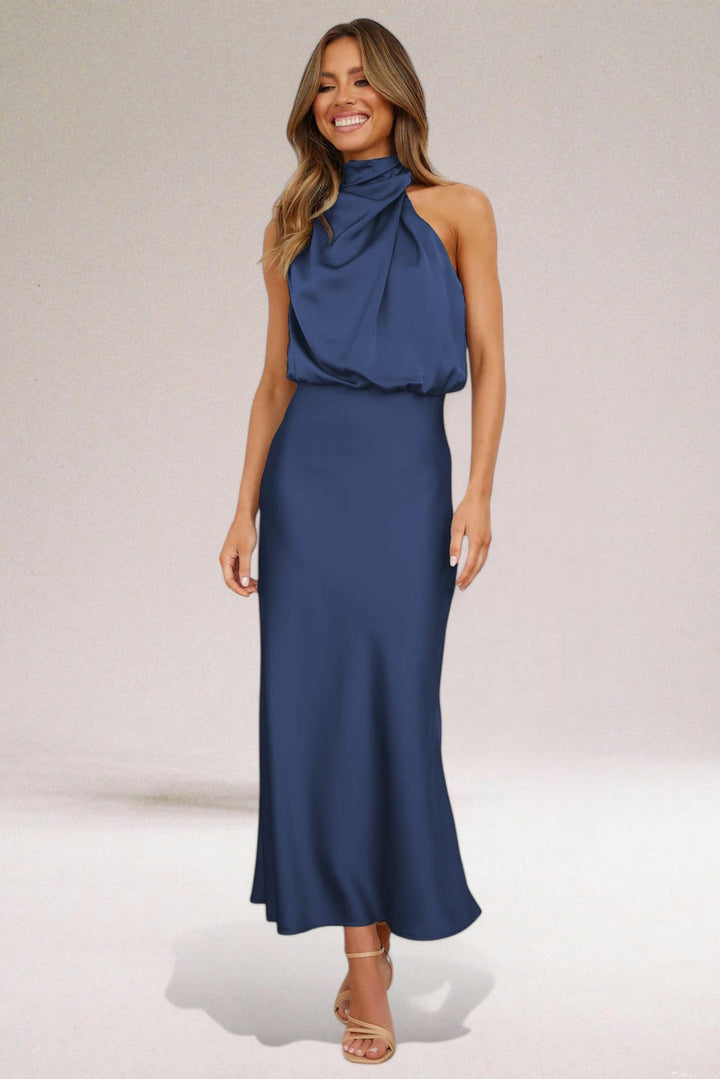 Élodie™ | Robe en satin glamour avec col halter.