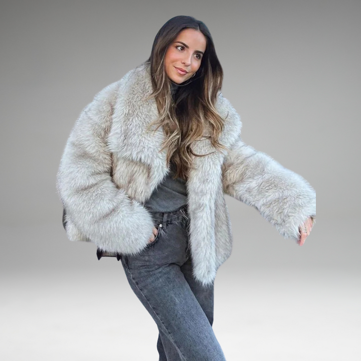 Auralis™ - Veste en Fourrure Élégante