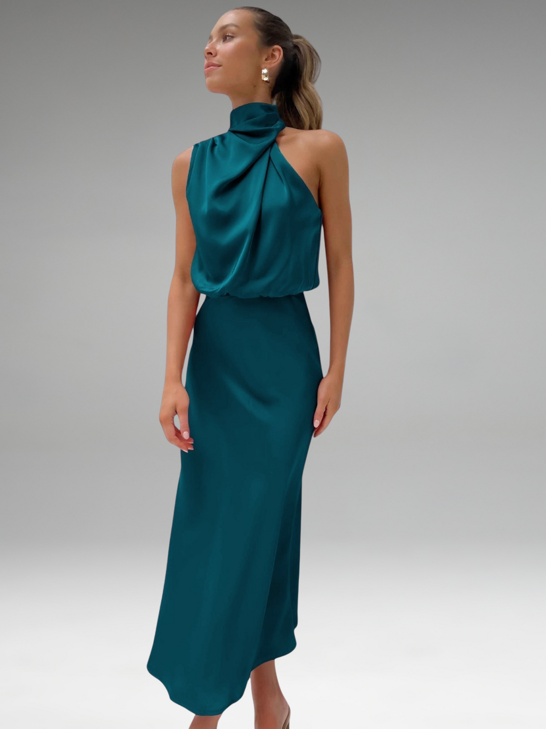 Flavia - Robe en satin glamour avec col halter