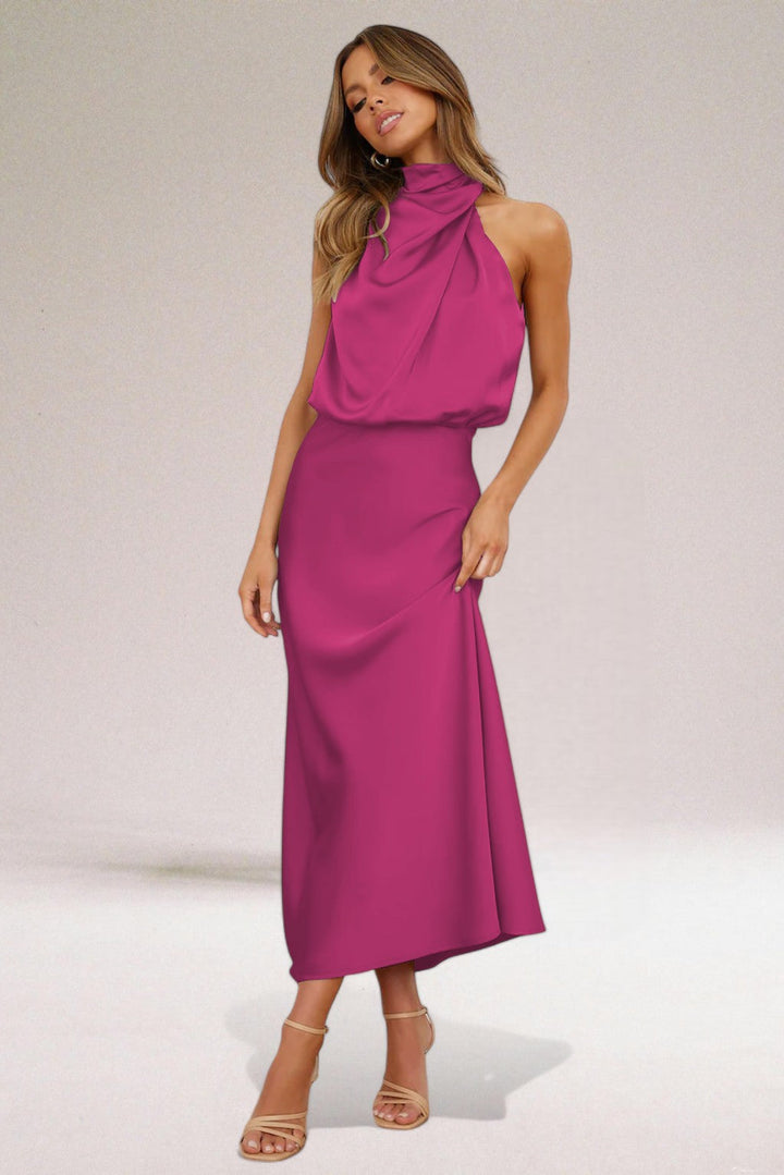 Élodie™ | Robe en satin glamour avec col halter.