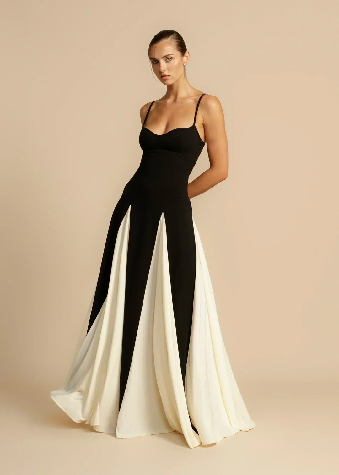 Celia - Robe Maxi Élégante avec Volants Contrastés