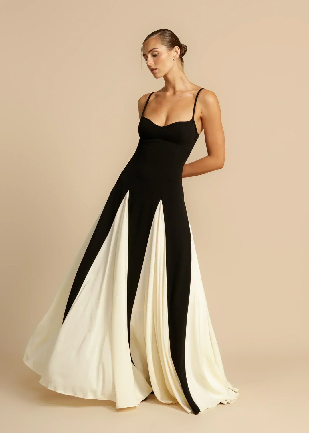 Celia - Robe Maxi Élégante avec Volants Contrastés