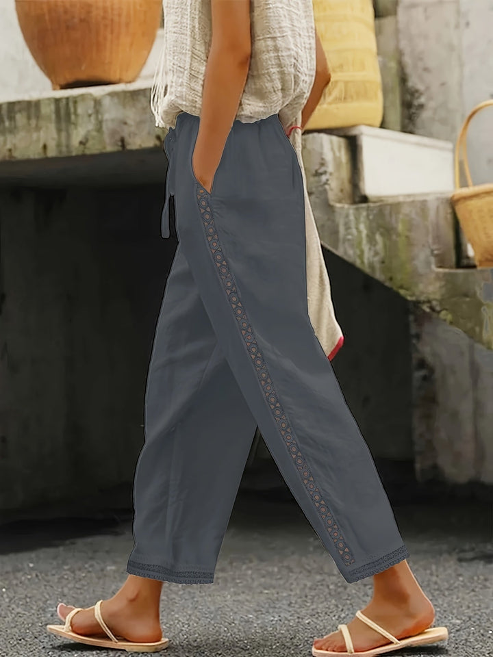 Ava - Pantalon droit avec poches en biais en dentelle