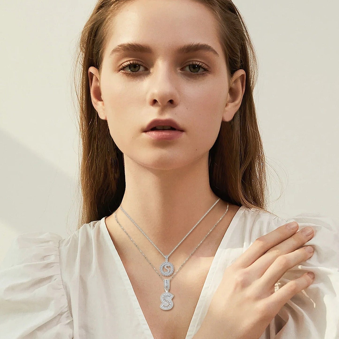 Collier avec initiale en moissanite | Or blanc