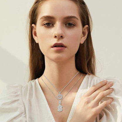 Collier avec initiale en moissanite | Or blanc