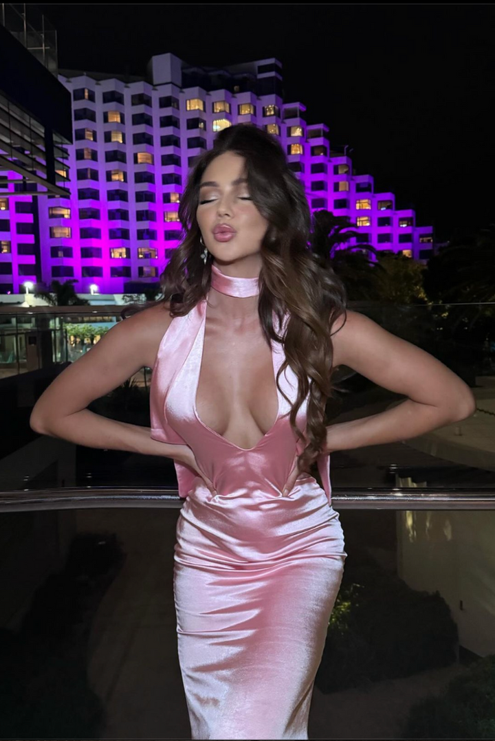 Eliane - Robe Maxi en Satin avec Nœud au Cou