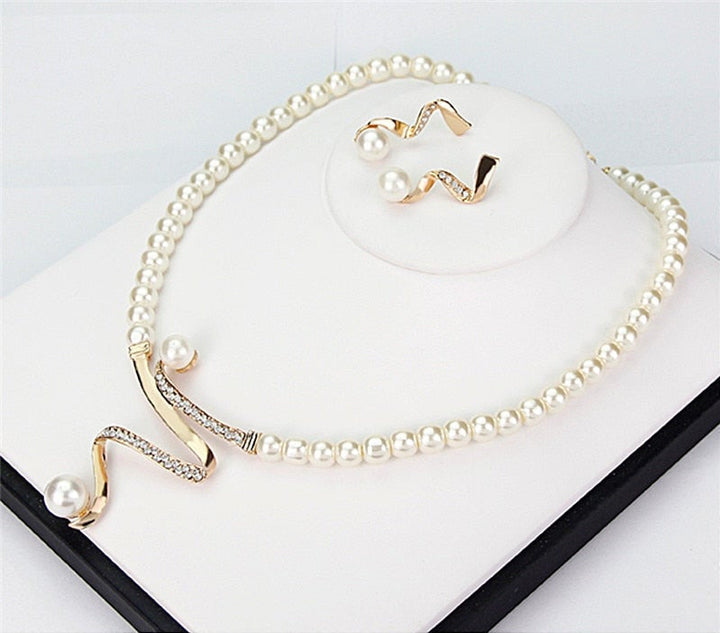Collier et Boucles d'Oreilles en Perles Naturelles