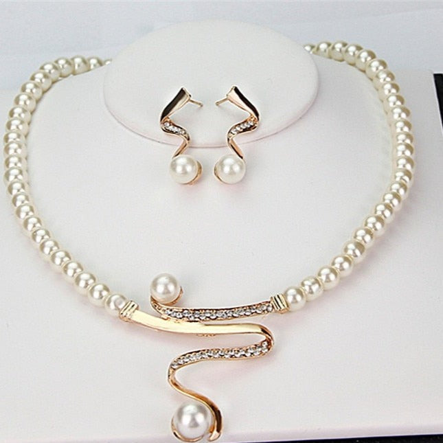 Collier et Boucles d'Oreilles en Perles Naturelles
