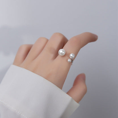 Bague ajustable en perles d'eau douce triples