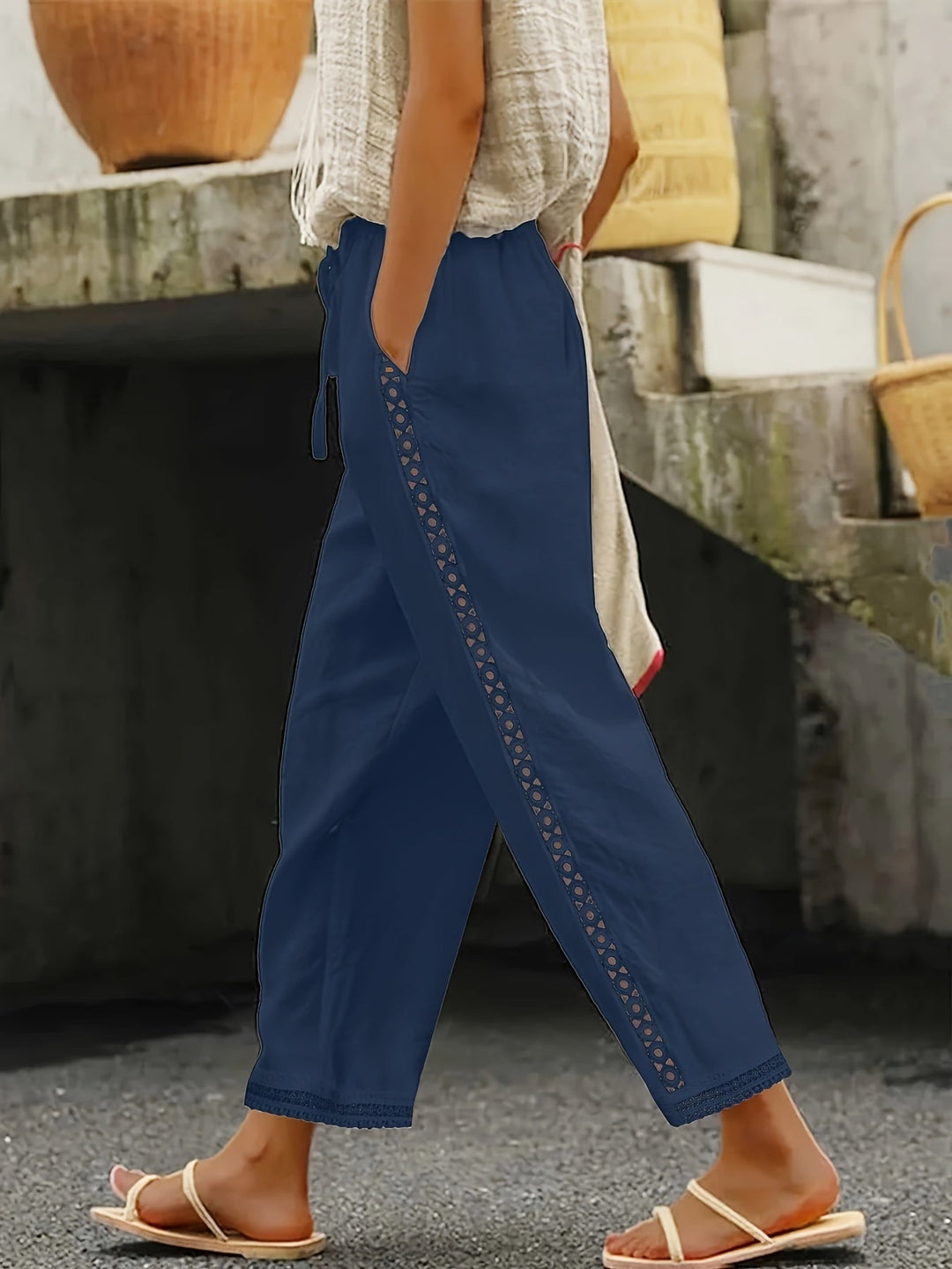 Ava - Pantalon droit avec poches en biais en dentelle