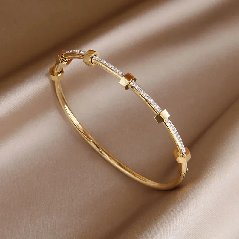 Madison - Bracelet en plaqué or brillant avec couverture en moissanite