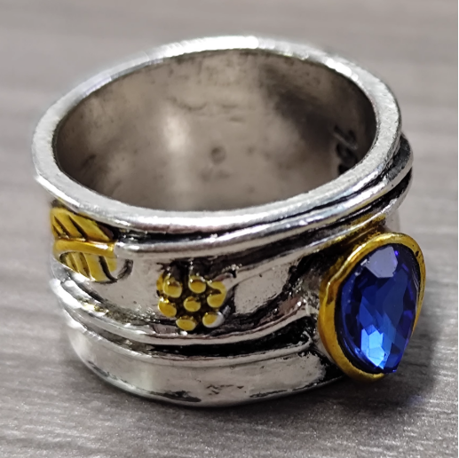 Bague Vintage avec Pierre Bleue