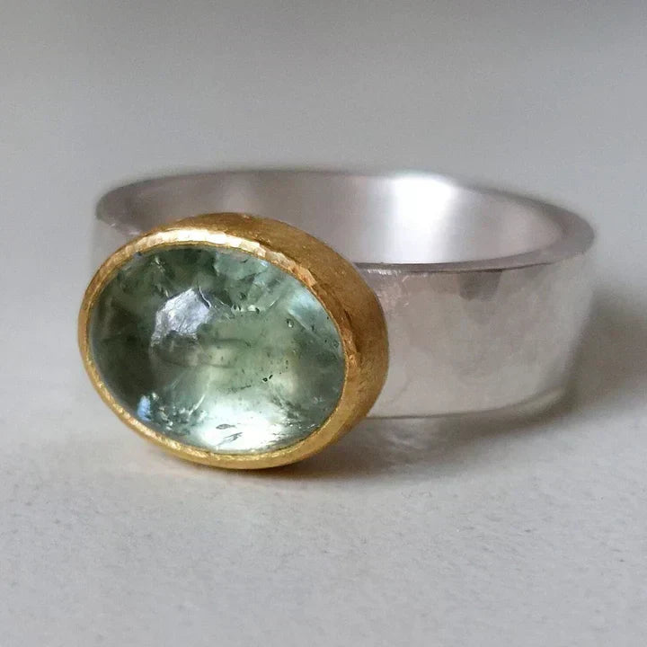 Bague Vintage Verte avec Pierre Ronde