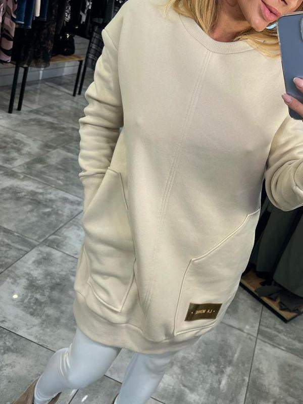 Audrey – Robe Élegante à Col Rond en Matériaux Durables