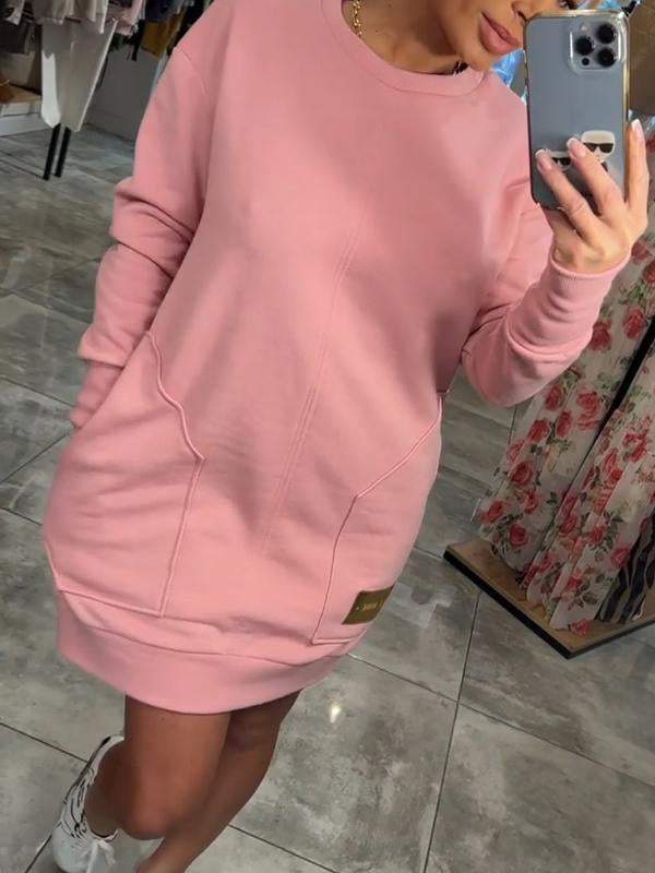Audrey – Robe Élegante à Col Rond en Matériaux Durables